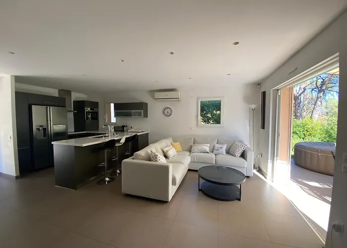 Raphael Valescure Piscine Clim Wifi Golf Casa de Férias