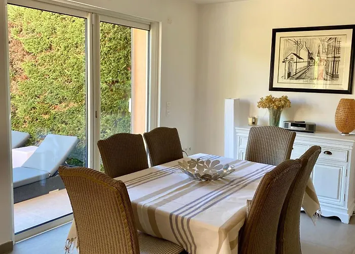 Dom wakacyjny Raphael Valescure Piscine Clim Wifi Golf Saint-Raphaël